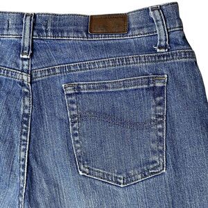 Lee Jeans Classic Relaxed Stretch Straight Leg Size 8 Short Denim Mom Jeans